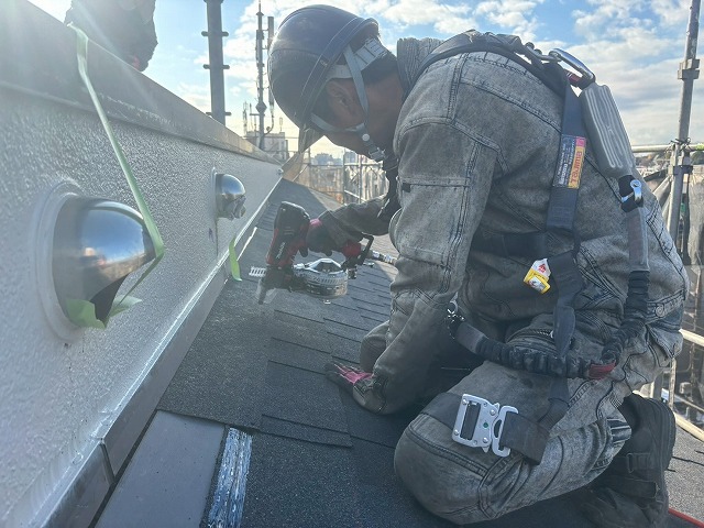 既存屋根材の撤去と下地確認
